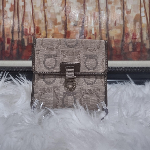 Salvatore Ferragamo - Picture 5 of 8